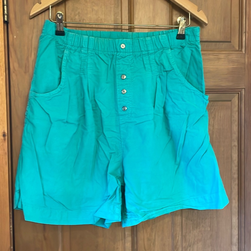 Women’s high waisted shorts. Large